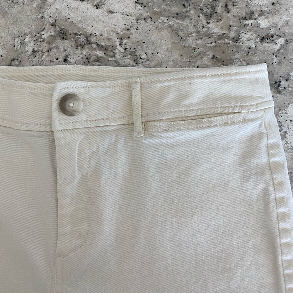 EUC Loft cream/off-white “sort of wide leg” jeans with faux cuffs, size 10 - Picture 2 of 5